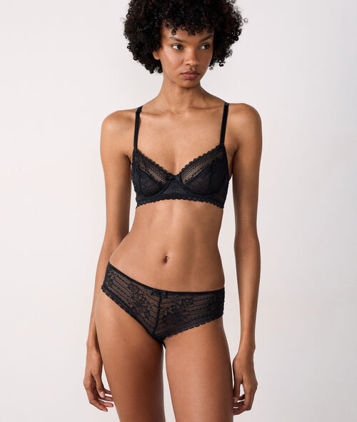 Lace bra, no padding