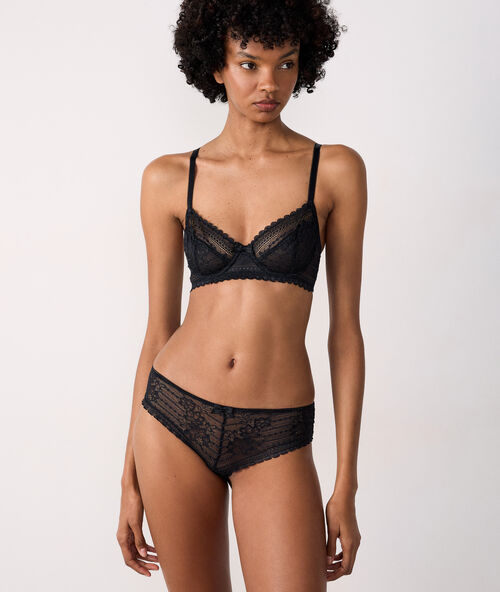 Lace bra, no padding black.