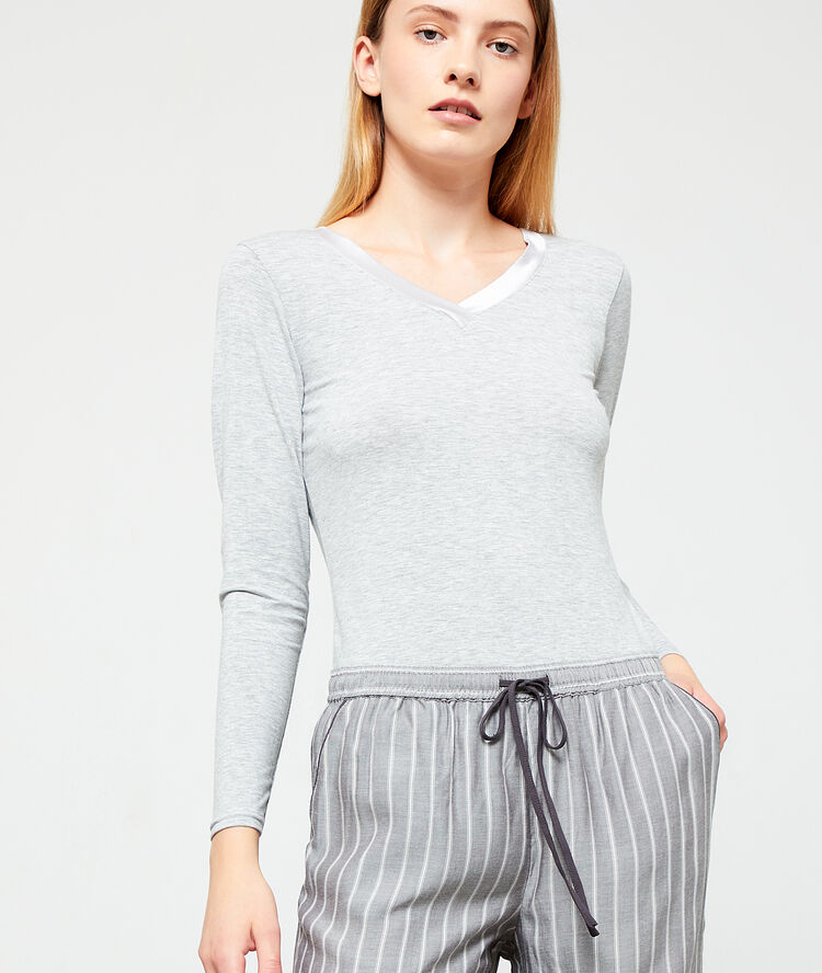 V neck satiny top grey pearl.