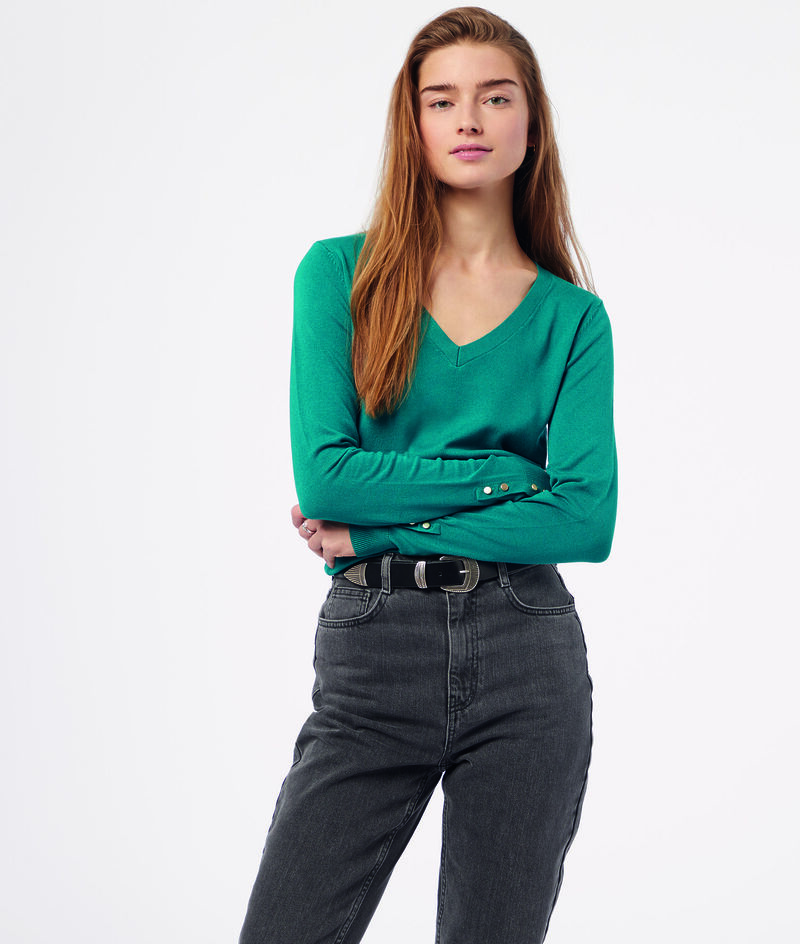 V-neck knit sweater;${refinementColor}