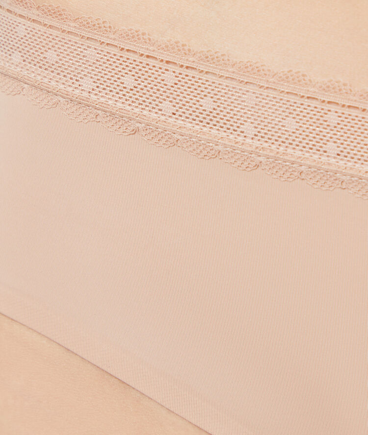 Lace and micro shorts beige.