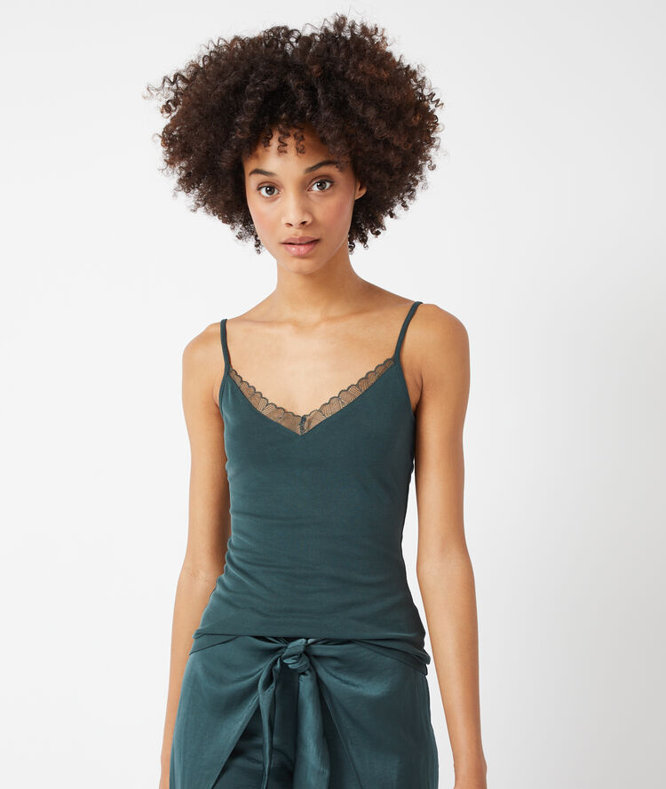 Caraco, d&eacute;tails dentelle vert.