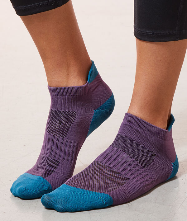 Sports socks Sports socks;${refinementColor}