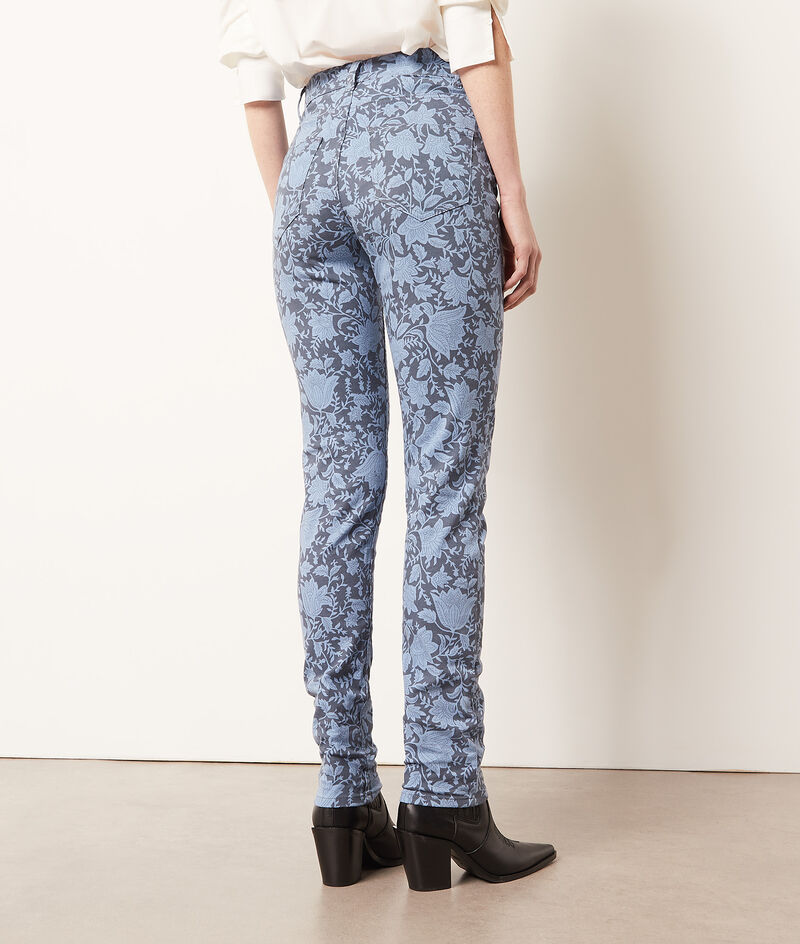 Slim Jeans;${refinementColor}