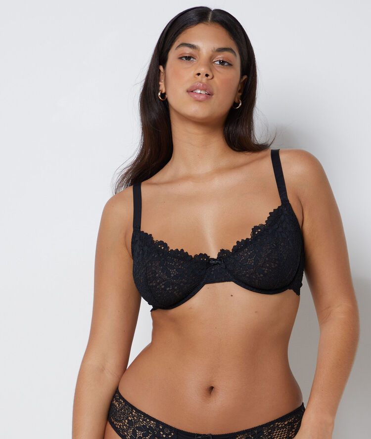 Non-padded lace bra black.