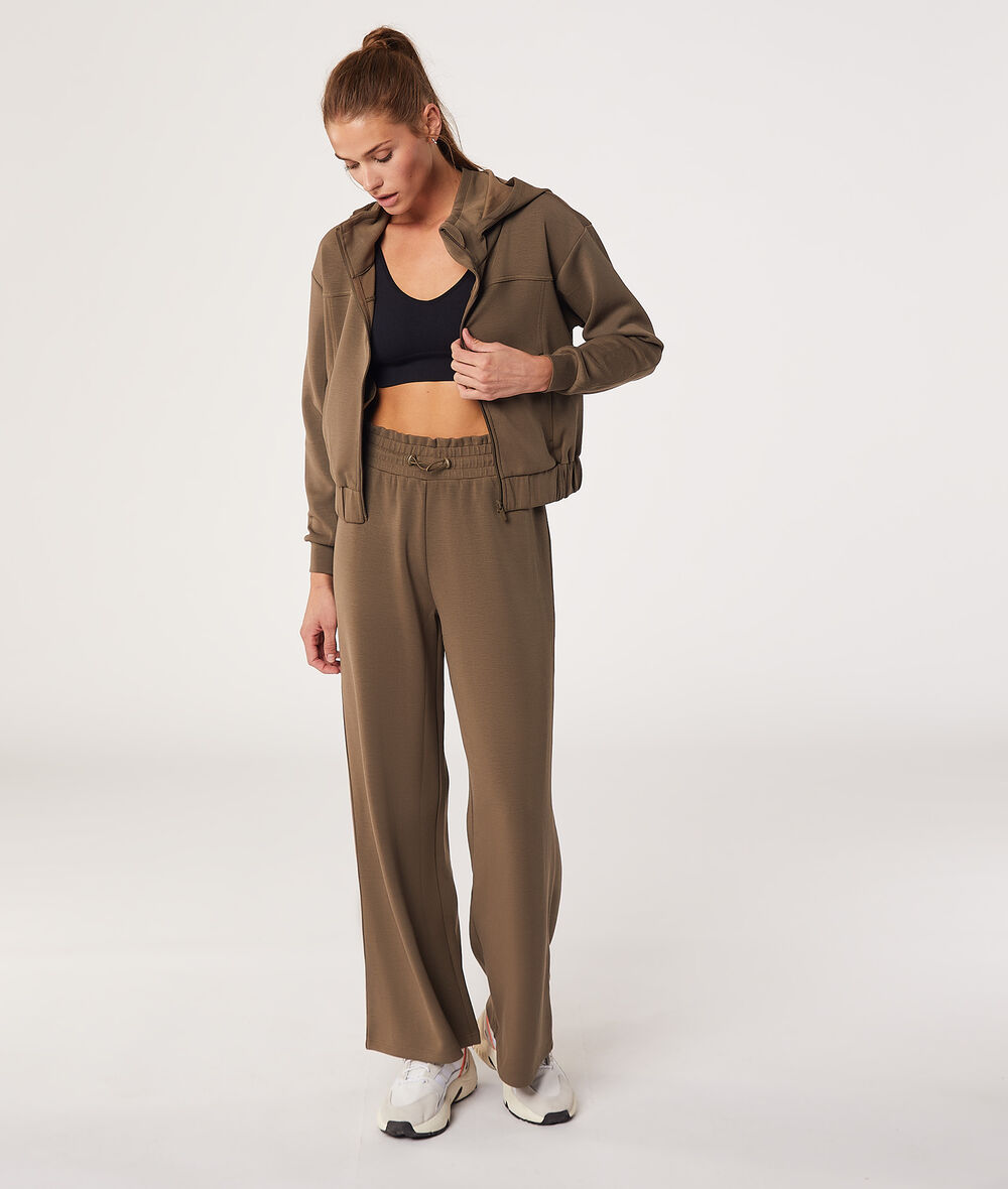 Wide jogging pants;${refinementColor}
