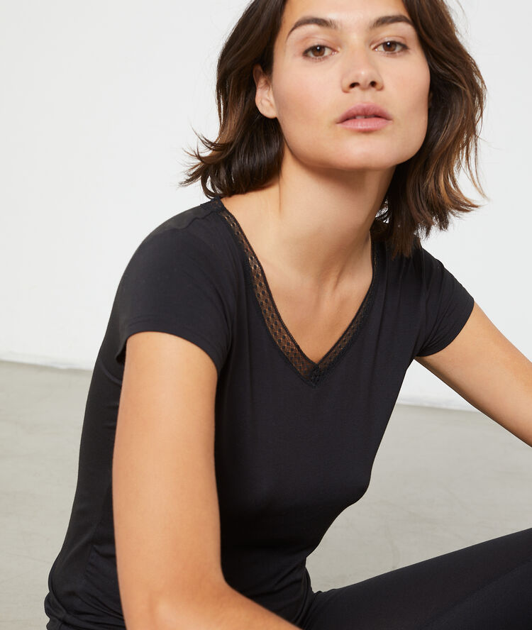 V neck lace t-shirt  black.
