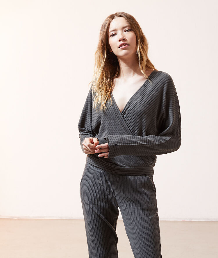 Top cache-coeur loungewear kaki.