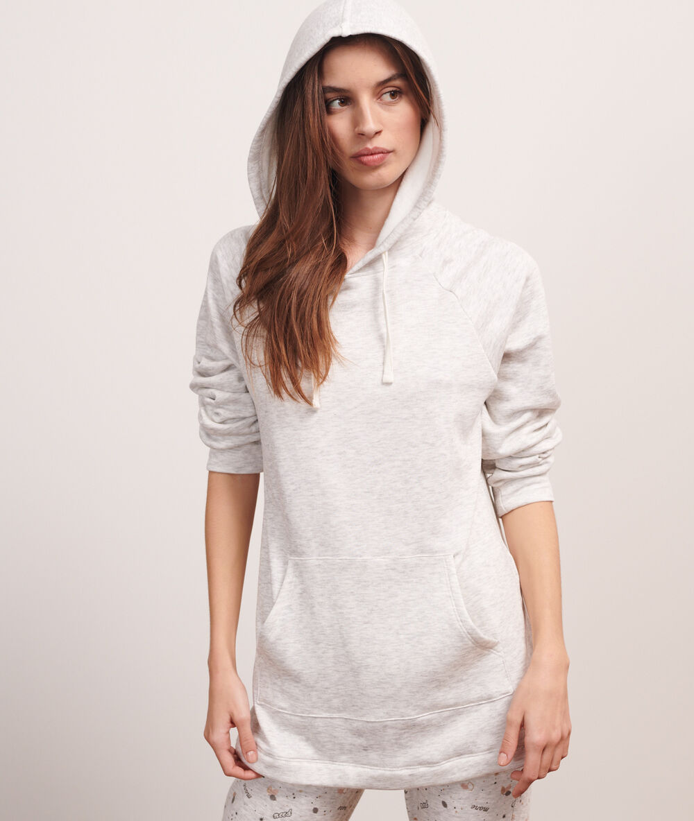 Hooded sweatshirt grey.