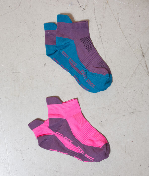 Sports socks Sports socks;${refinementColor}