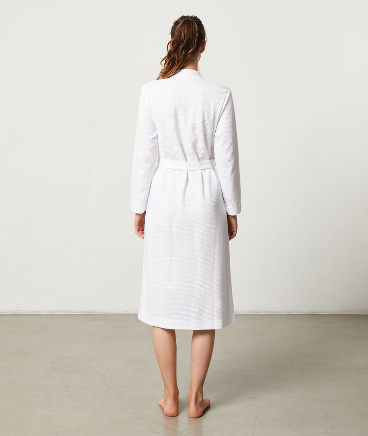 D&eacute;shabill&eacute; long blanc.