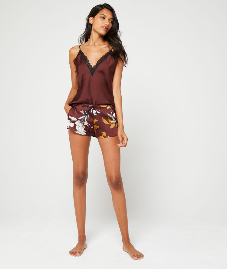 Satiny top in contrasting lace brown.