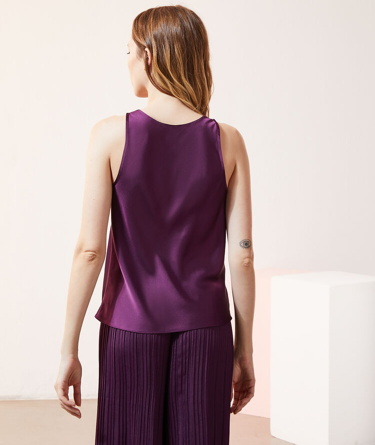 D&eacute;bardeur satin&eacute; violet.