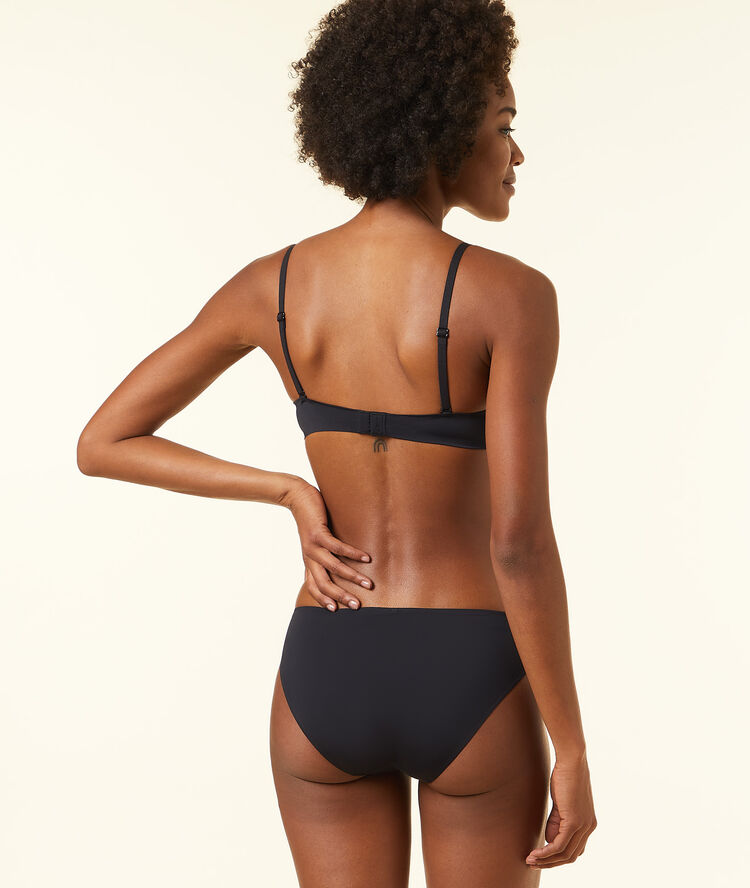 Micro molded demi-cup black.