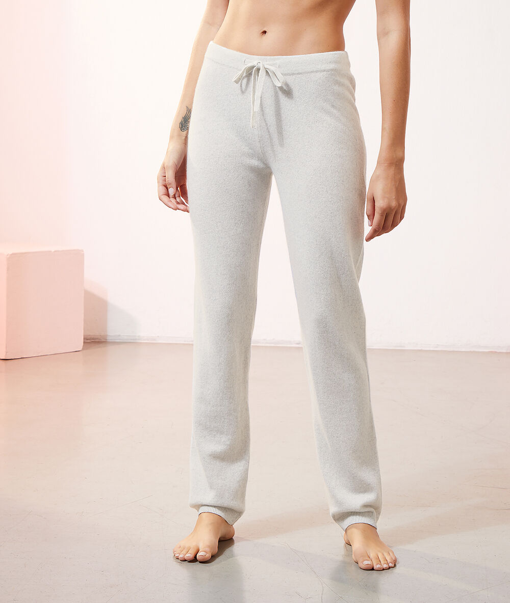 Cashmere trousers off white.