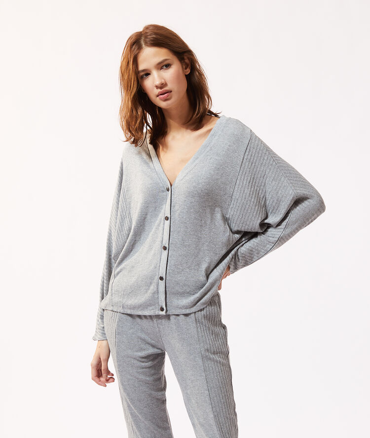 Top manches longues boutonn&eacute; gris.