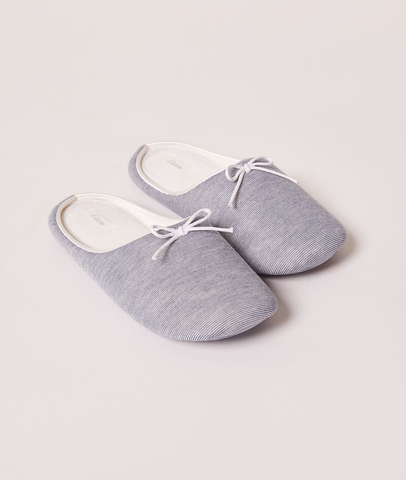 Mule Slipper;${refinementColor}