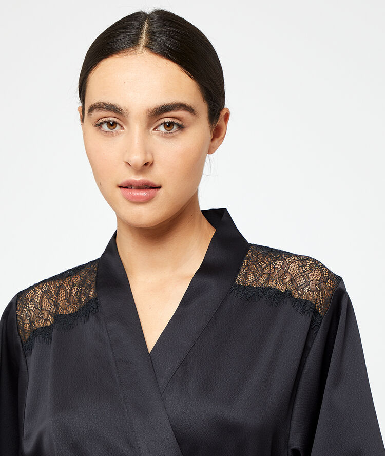Satin kimono, lace detailing black.