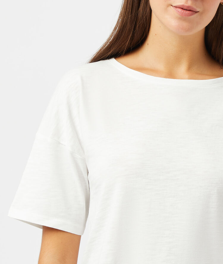 T-shirt uni blanc.