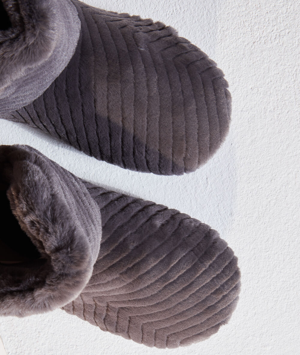 Boot slippers anthracite.