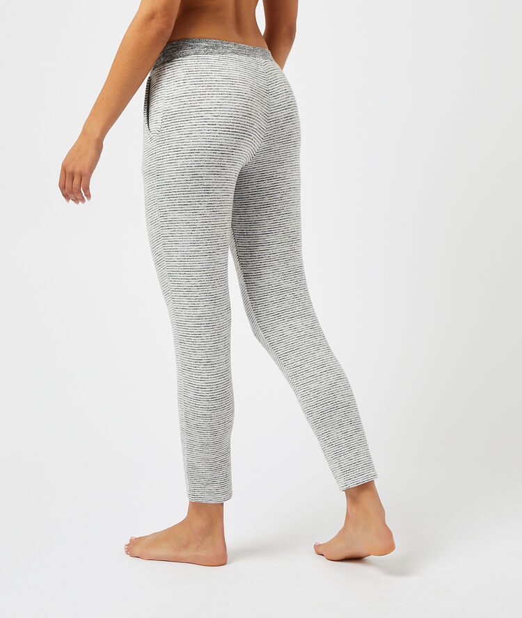 Pantalon &agrave; rayures gris.