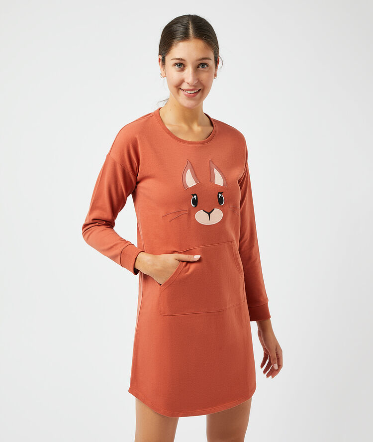 Chemise de nuit brique roux.