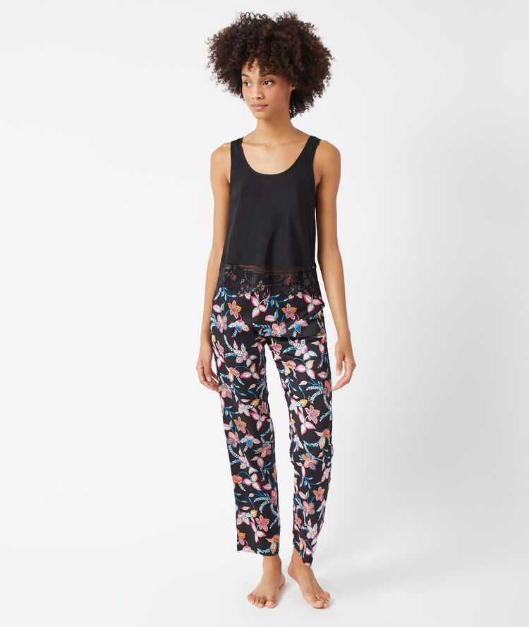 Tank top with lace trimmed hem black.