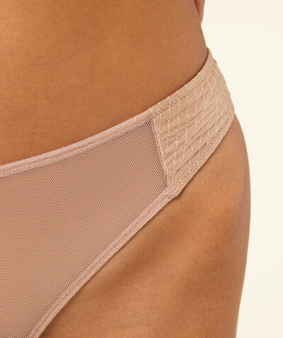Tulle and silk thong;${refinementColor}