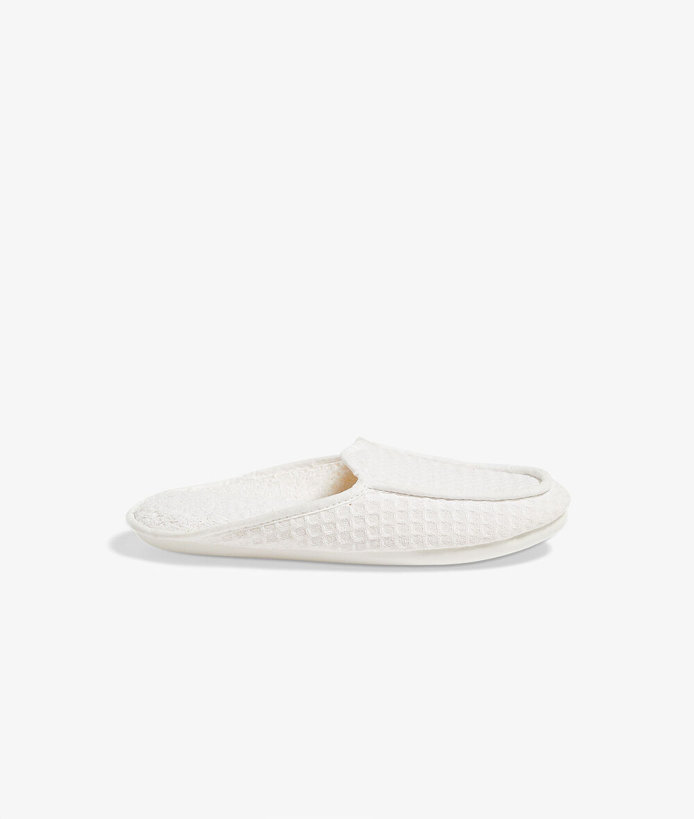 Honeycomb slipper;${refinementColor}
