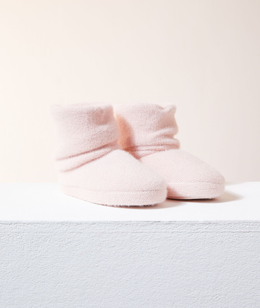 Boot slippers pink.