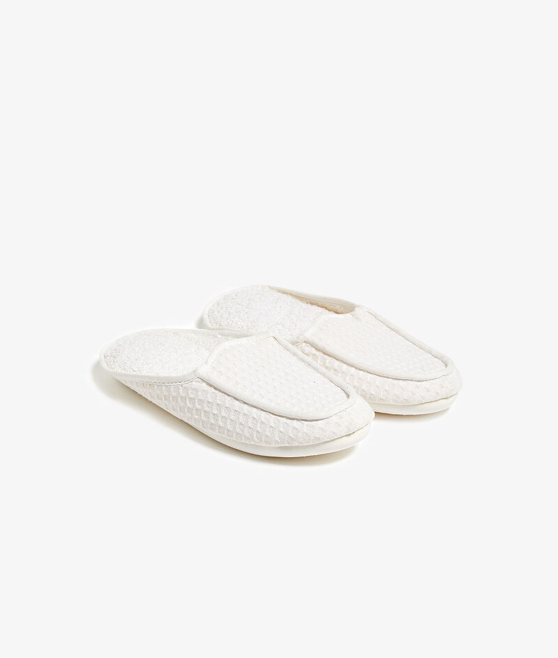 Honeycomb Slipper;${refinementColor}
