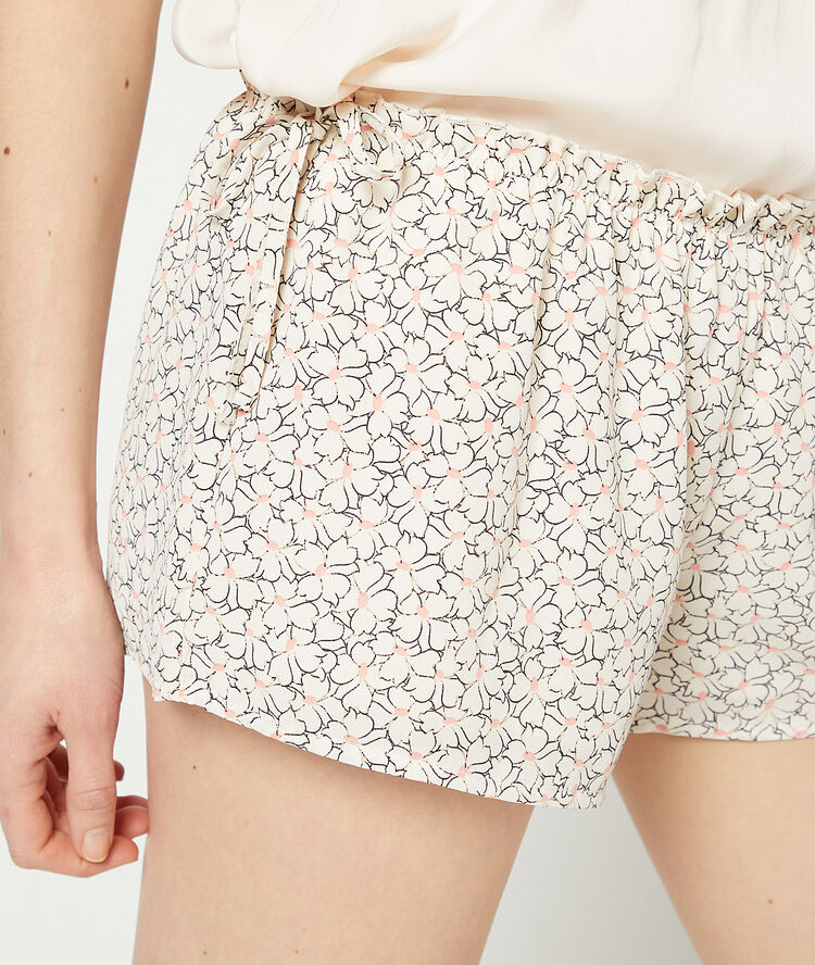 Floral print shorts white.