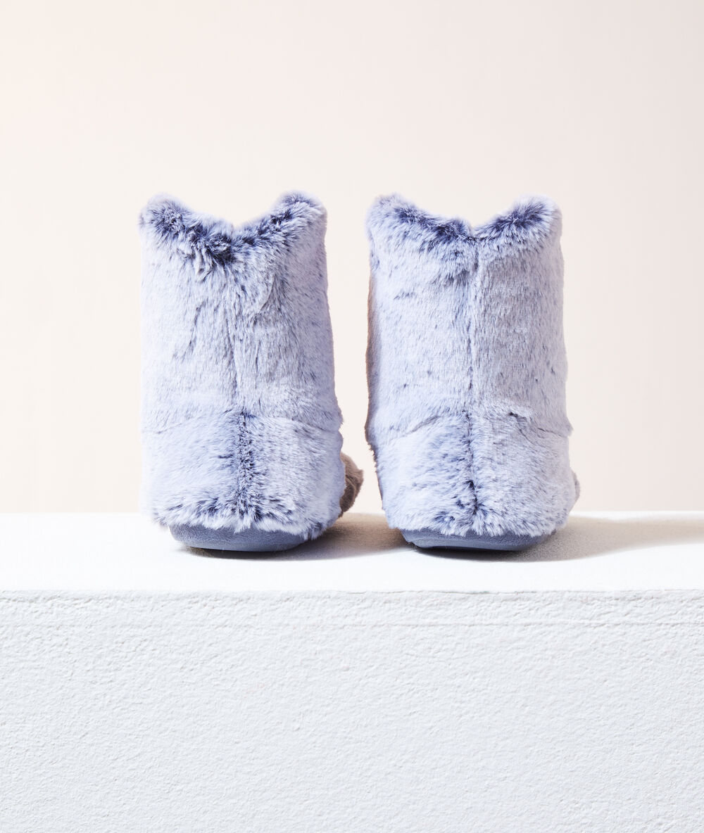 Pompons boot slippers dark grey.