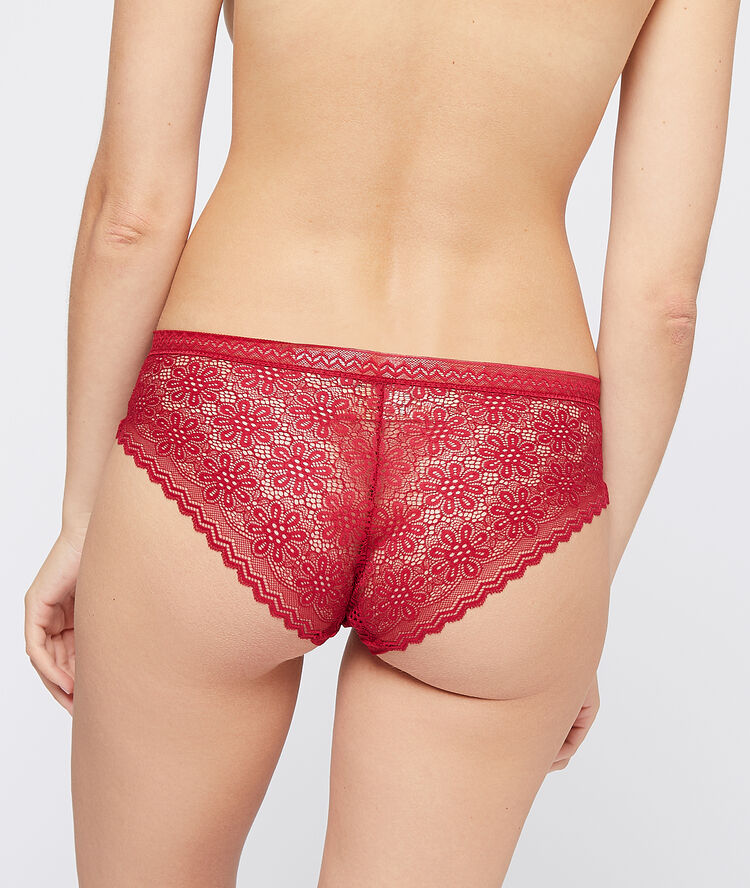 Floral lace shorty grenadine.