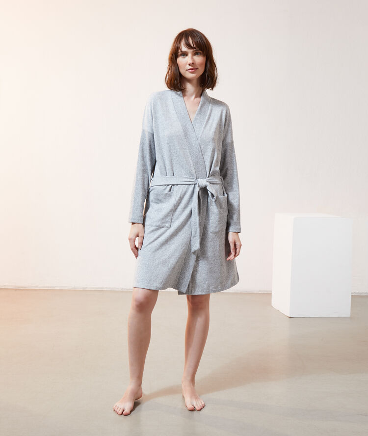 D&eacute;shabill&eacute; loungewear gris.