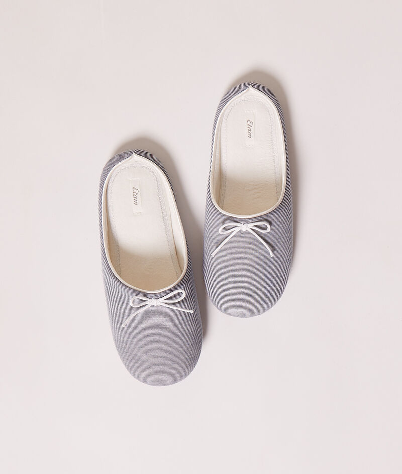 Mule Slipper;${refinementColor}