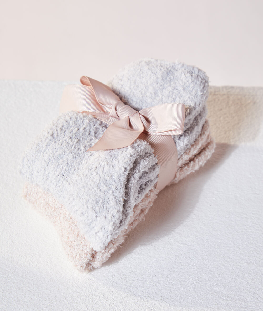 Pack of 2 pairs of cozy socks grey.