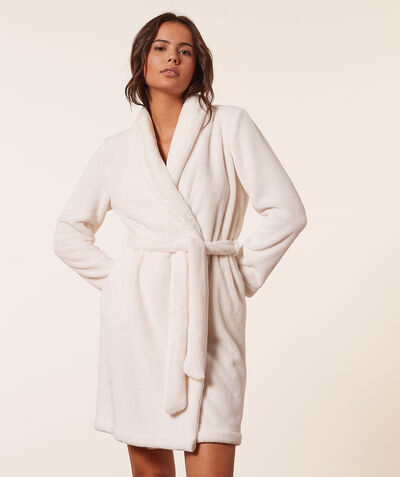 Fleece robe;${refinementColor}