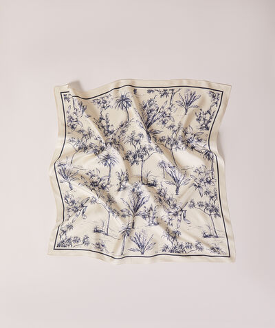 Silk print scarf;${refinementColor}