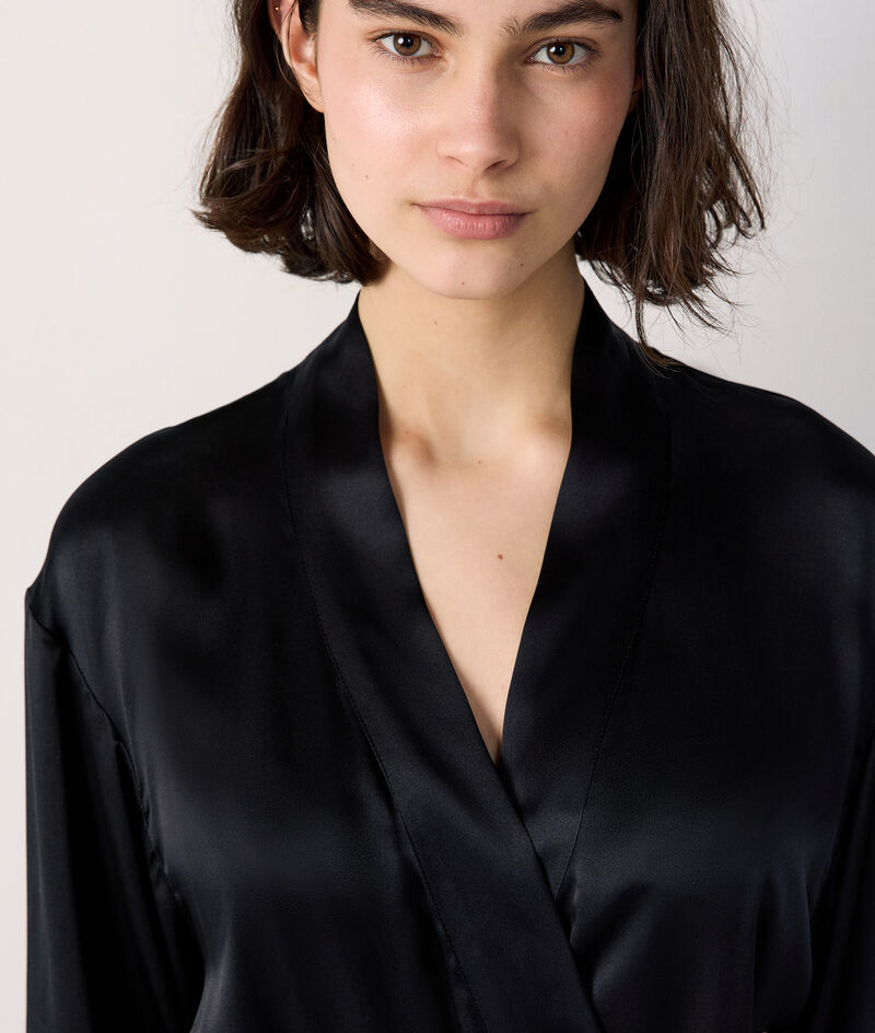 Silk Robe;${refinementColor}