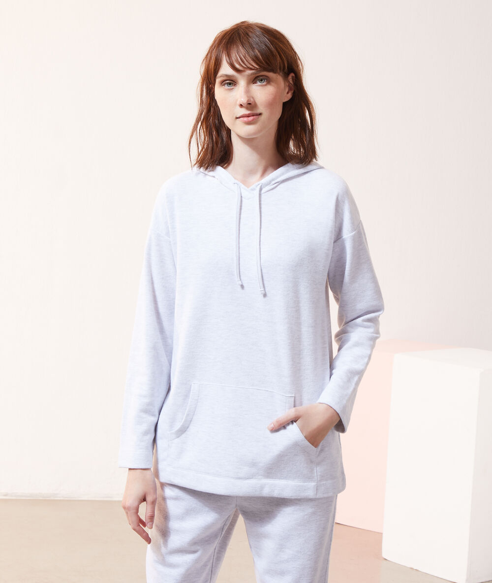 Sweat &agrave; capuche gris.