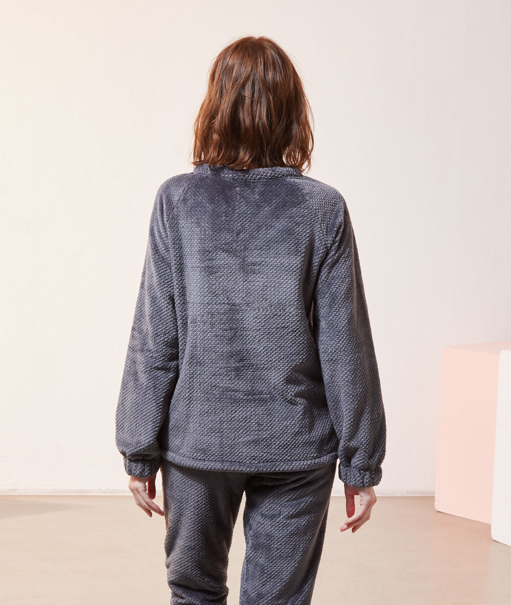 Long sleeve fleece t-shirt in a bear print charcoal grey.