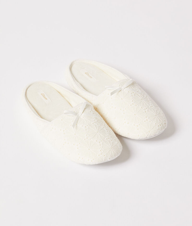 Mule Slipper;${refinementColor}