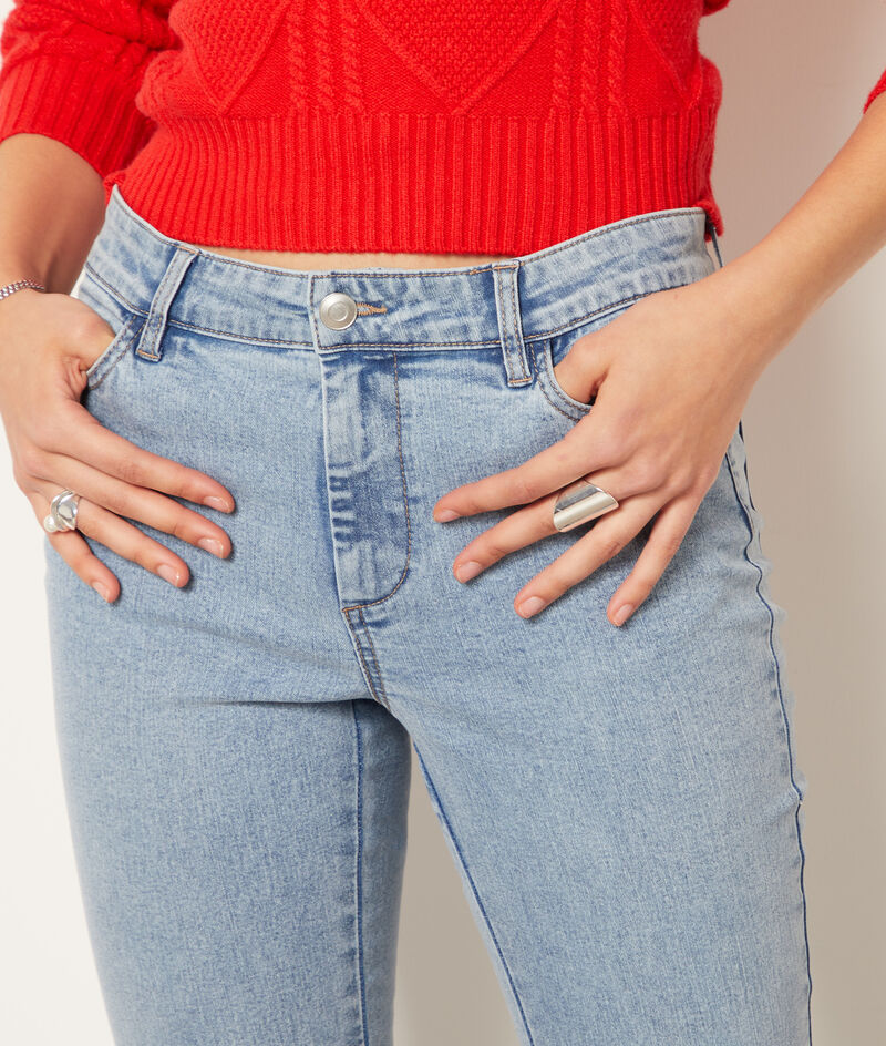 Slim Jeans;${refinementColor}