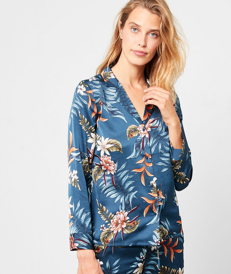 Chemise de pyjama imprim&eacute;e bleu.