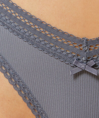 High cut thong with lace details;${refinementColor}