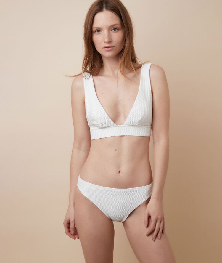 Triangle bikini top, removable pads white.