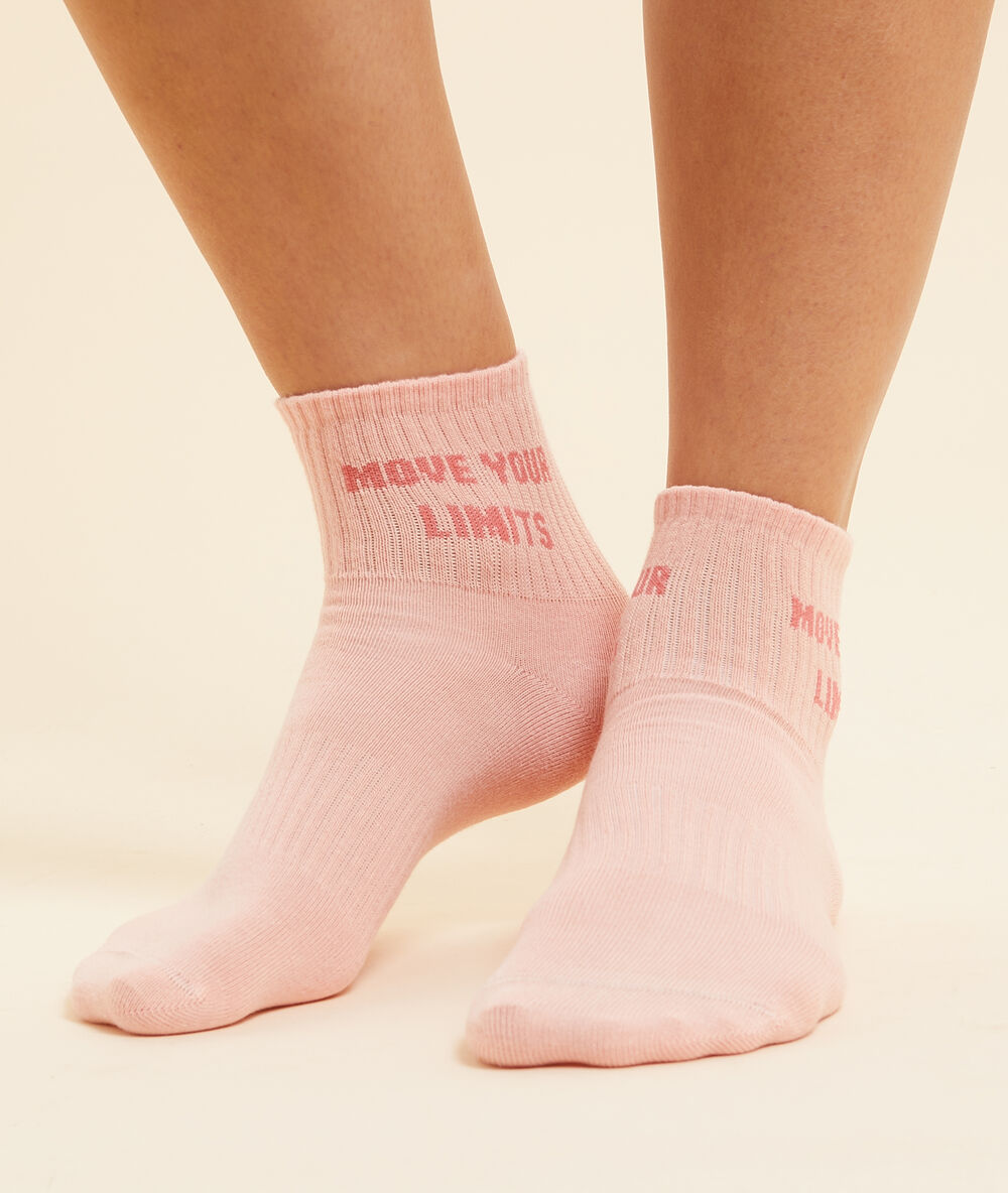 “move your limits” sports socks pastel pink.