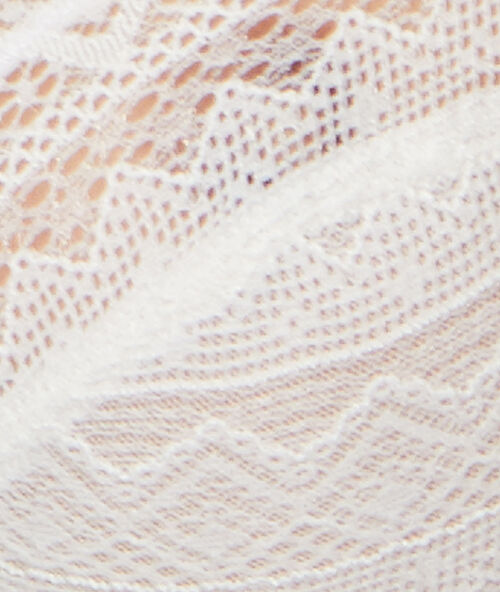 Demi-cup bra ecru.