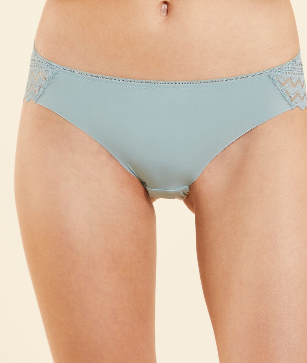 Culotte en microfibre et dentelle bleu lagon.
